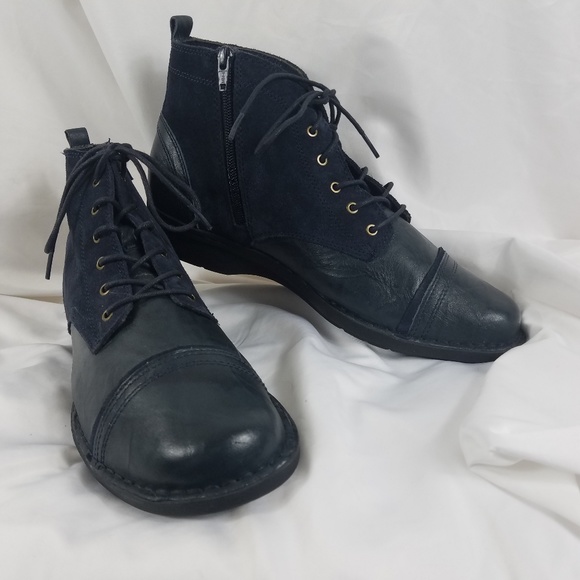 clarks lace up ankle boots womens